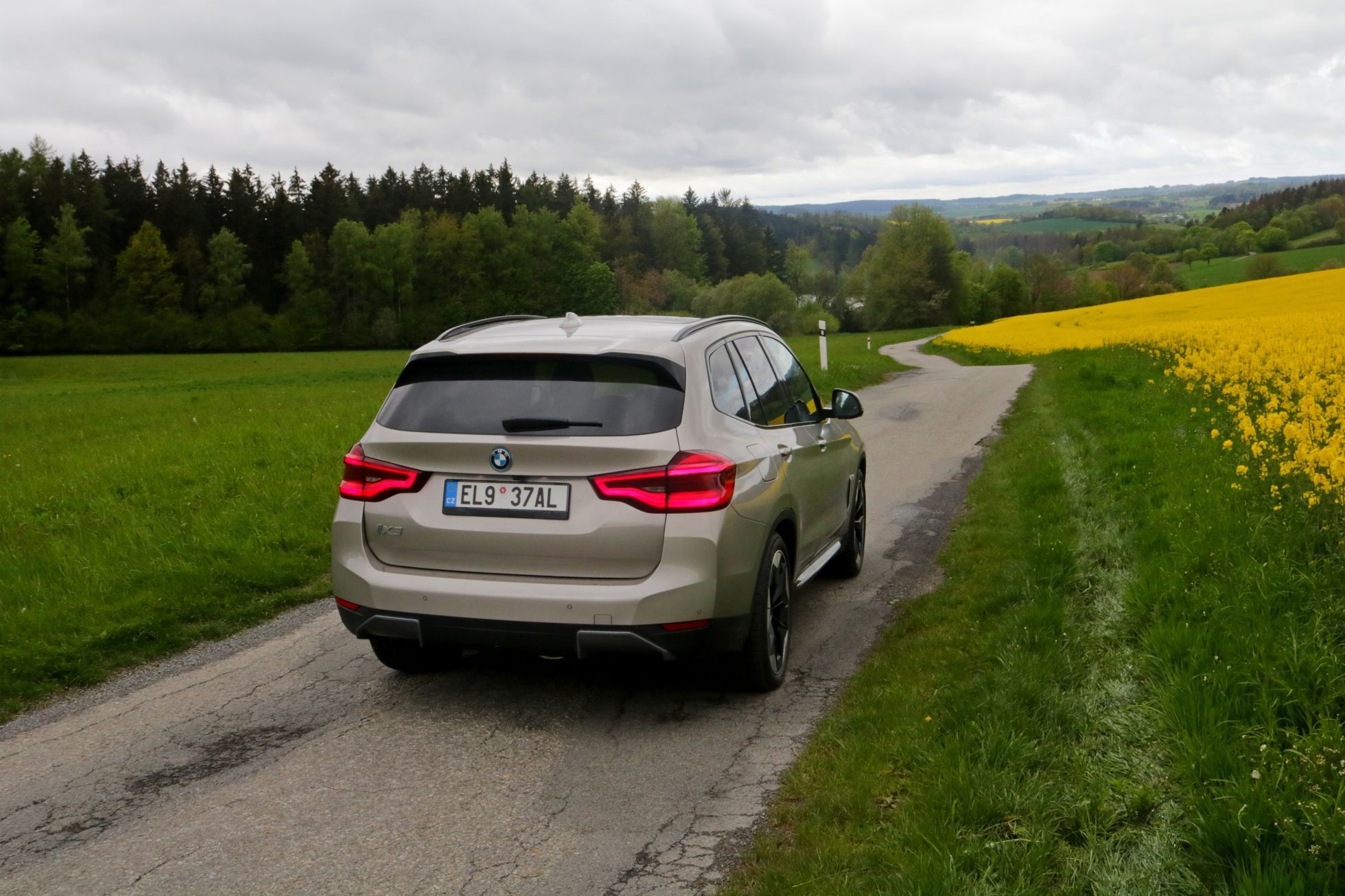 BMW iX3