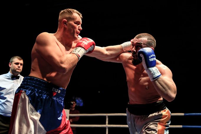 Den rváčů v Plzni - Pavel Šour vs. Václav Pejsar (box, těžká váha)