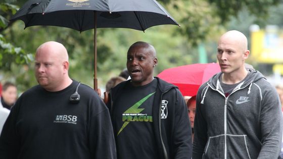 FOTO Carl Lewis odstartoval pražské završení běžecké sezóny