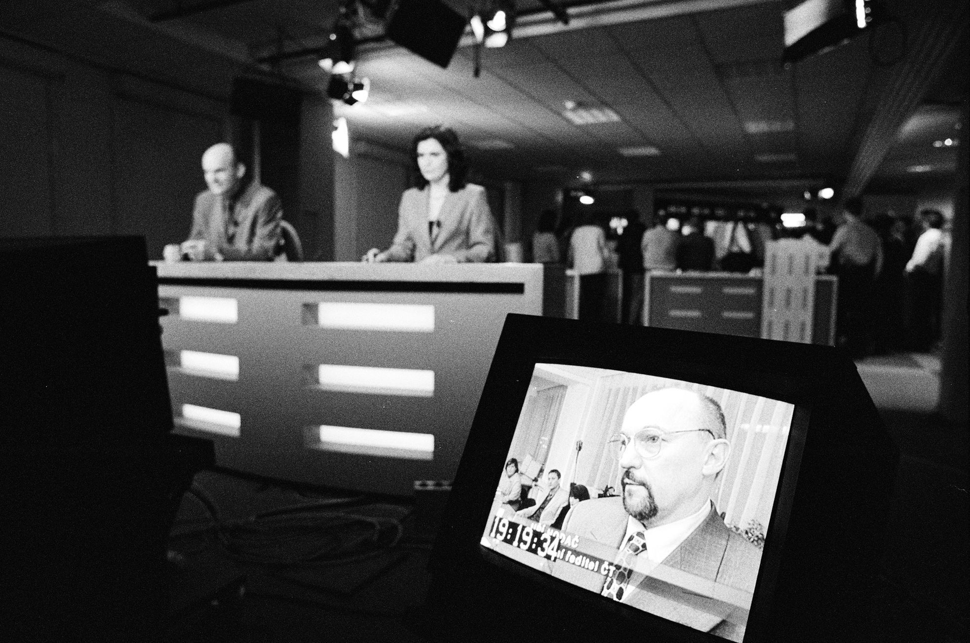 Jednorázové užití / Fotogalerie / Tak vypadala krize v České televizi před 20 lety
