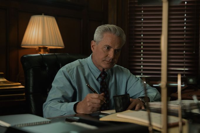 Kyle MacLachlan jako právník Richard ve filmu Echo Valley.