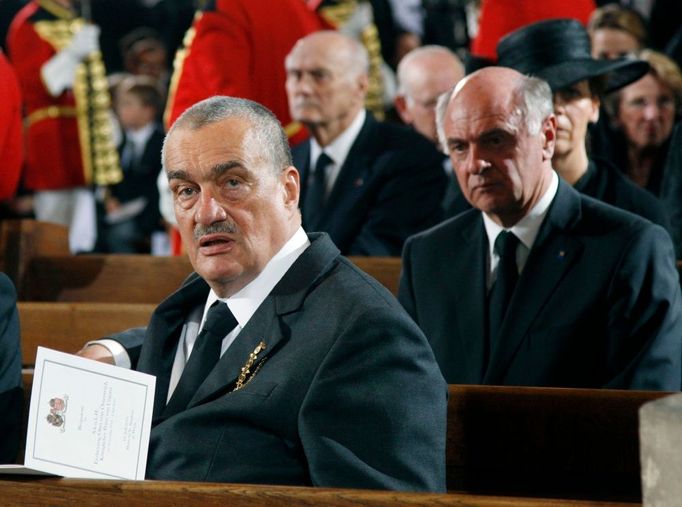 Českou republiku zastupoval ministr zahraničí Karel Schwarzenberg (agentura Reuters ho omylem v popisce k fotografii ve svém servisu označila za syna Otto von Habsburga).