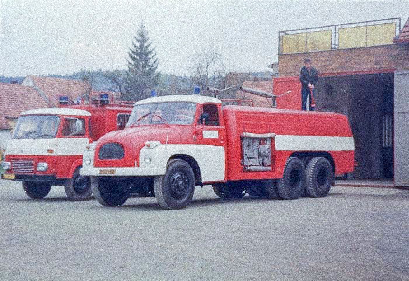Fotogalerie / Historie / Stříkačka / Před 110 lety obdržel pražský hasičský sbor první automobilovou stříkačku
