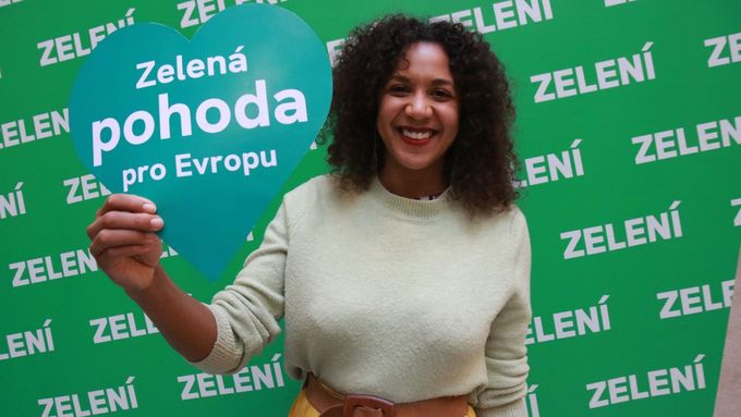 Aktuálně.cz mluvilo s lídryní Strany zelených pro volby do Evropského parlamentu Johannou Nejedlovou a šestkou kandidátky Osamu Okamurou.