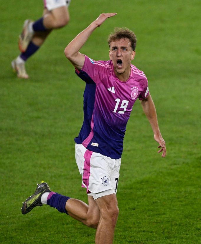 Nelson Weiper slaví gól ve finále ME do 21 let Anglie - Německo