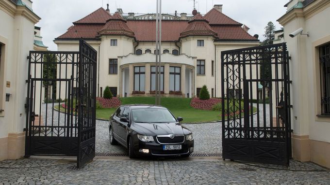 Bydlení ve střežené Kramářově vile odmítla většina premiérů.