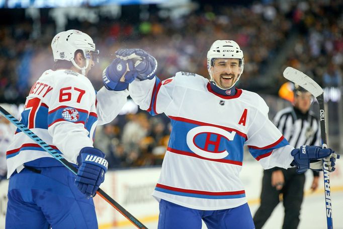 Tomas Plekanec (14) and Montreal Canadiens left wing Max Pacioretty (67)