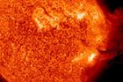 Extrémně silný výron na Slunci způsobí Zemi potíže