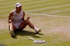 Brutální finále. Šwiateková rozdala soupeřce dva kanáry a má první titul z Wimbledonu