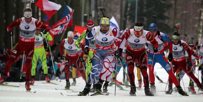 MS v biatlonu 2013, muži na 15 km: Simon Fourdade (20), Emil Hegle Svendsen (1)