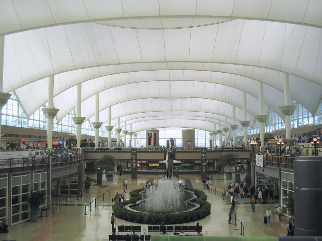 Nejhezčí letiště světa - Denver - "International Airport"