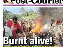 Úvodní strana papuánského deníku ze dne, kdy upálili dvacetiletou dívku.