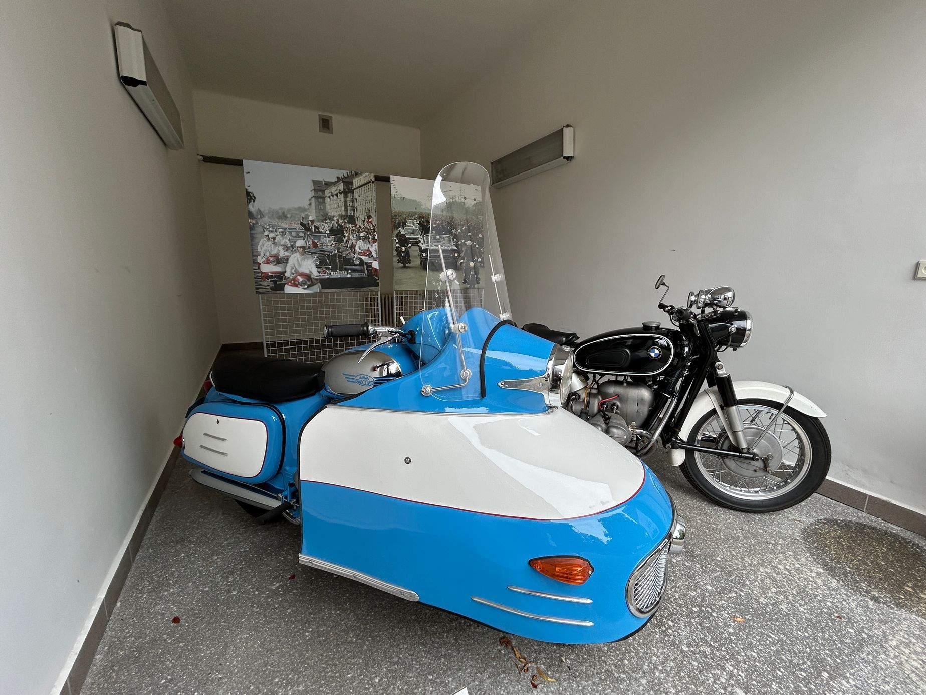Výstava NTM motorky u Hradní stráže, zámek Lány srpen 2025