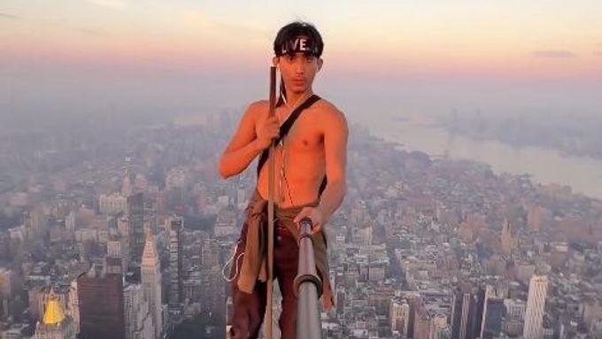 Justin Casquejo na Trump Tower