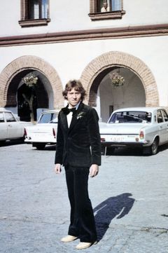 Miroslav Ptáček na svatbě sestry Jitky v roce 1979.