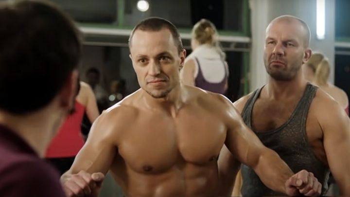 Vezmou peníze a nic neopraví. Firma patří svalovci ze známé reklamy, prý ho podvedli