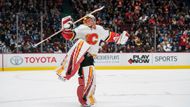 NHL 2019/20, Vancouver - Calgary: Brankář Calgary David Rittich slaví gól Seana Monahana