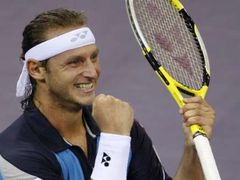 David Nalbandian se raduje, posedmé v kariéře porazil Federera