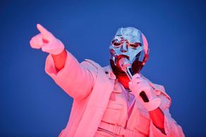 Recenze: Večírek z konce světa. Maskovaného The Weeknda v Praze slyšelo 60 tisíc lidí