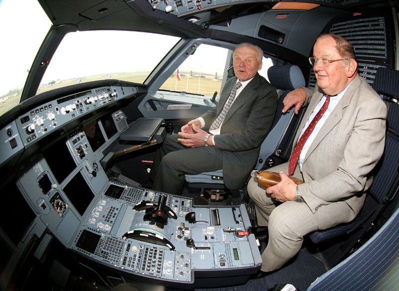 Pilotní kabina v airbusu