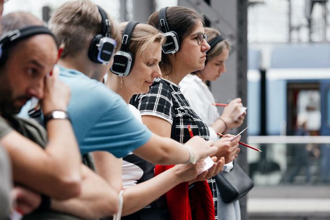 Snímek z audiowalku Různí lidé.