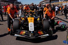 Formule 1 se mění v sud s prachem. Red Bull zkusil fintu, McLarenu to skřípe