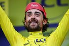 Tour vjela do kopců a Pogačar znovu přišel o žlutý trikot. V čele je senzačně Ir