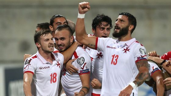 Fotbalisté Malty slaví vyrovnávací gól v kvalifikaci MS na Kypru