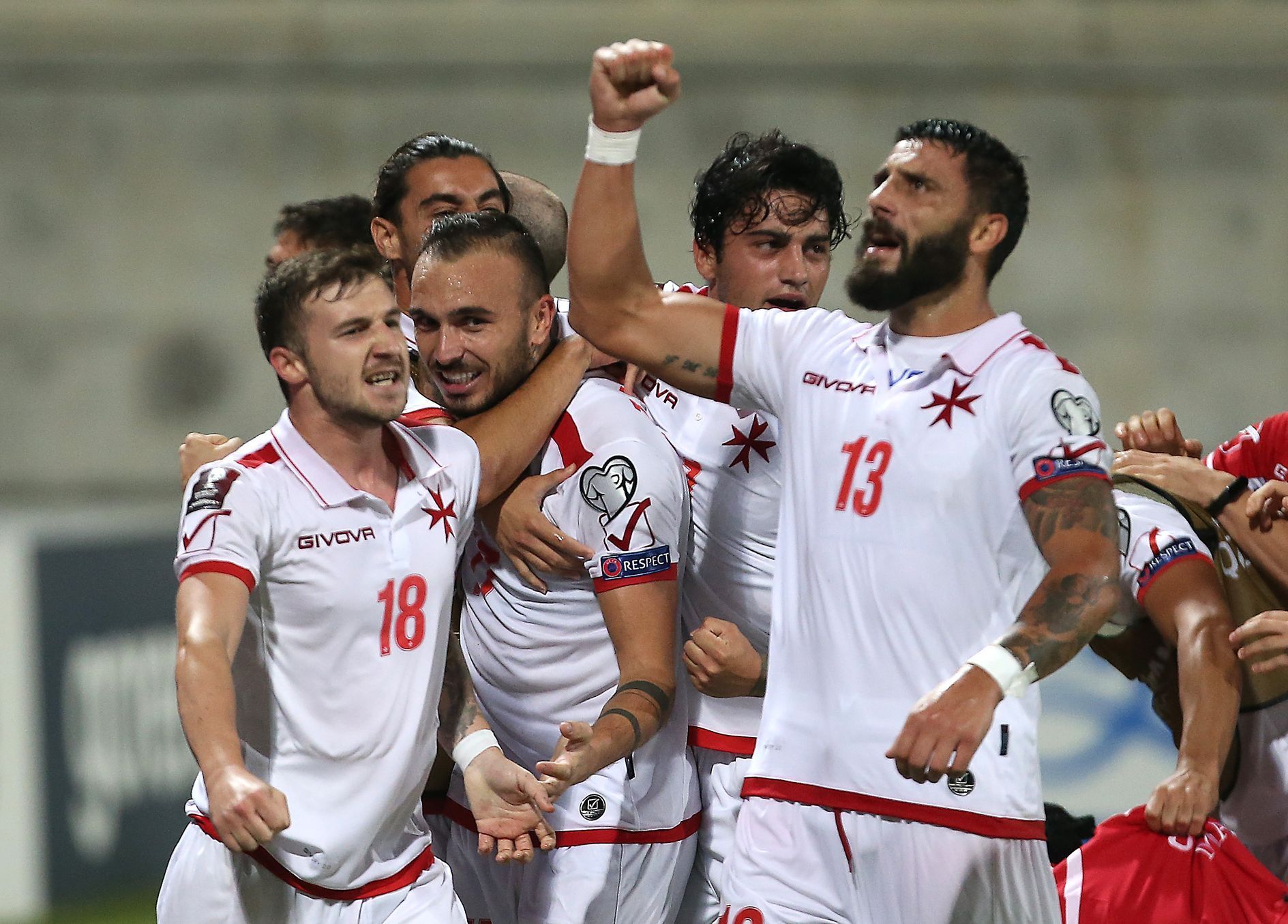 Fotbalisté Malty slaví vyrovnávací gól v kvalifikaci MS na Kypru