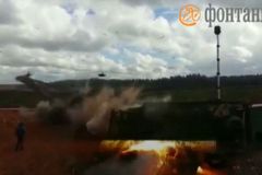 Ruský pilot na cvičení omylem vypálil rakety do diváků, píší média. Dva lidé jsou vážně zranění