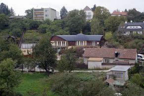 Stíny Liberce: Kožichy, vily, bazény, dostihy, ODS i ČSSD