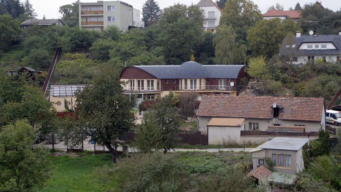 Stíny Liberce: Kožichy, vily, bazény, dostihy, ODS i ČSSD