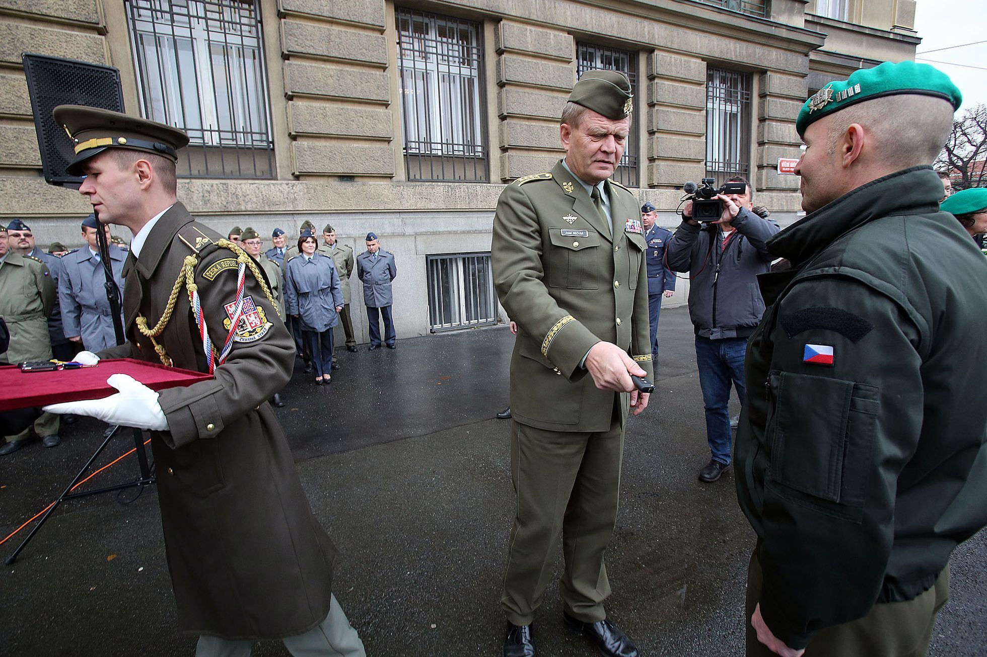 Dvanáct nových Fabií pro nábor do armády