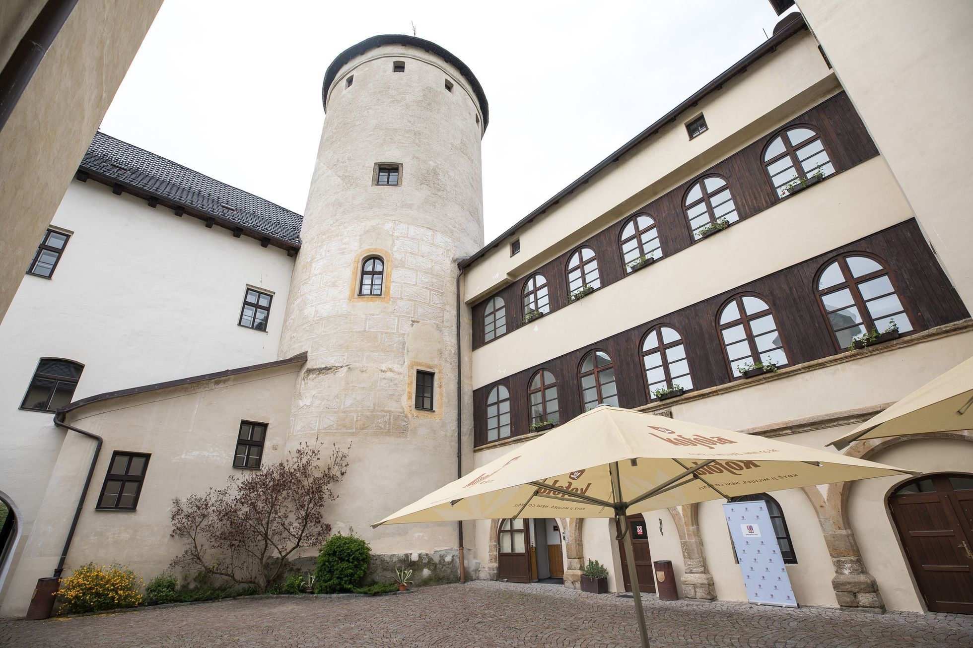 Hrad Rychmburk a Domov se zvláštním režimem Předhradí - Domov na cestě - sociální pobytová služba, chráněné bydlení, Pardubický kraj