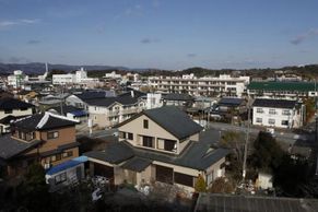 Téměř rok po havárii ve Fukušimě Japonci mohli domů. Na tři hodiny