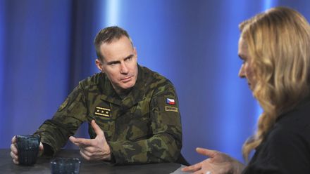 "Rus velmi dobře ví, jak to u nás vypadá." Šéf české armády popsal slabá místa Česka