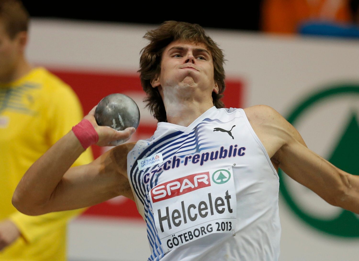 ME v halové atletice 2013, sedmiboj, vrh koulí: Adam Helcelet