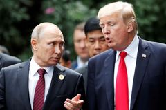 Trump se setká s Putinem, tvrdí Kreml. Hraje Putin o čas?