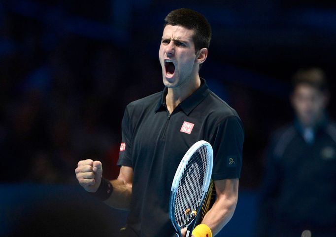 Srbský tenista Novak Djokovič v utkání s Britem Andym Murraym během Turnaje mistrů 2012.