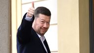 S prezidentem už jednal věčný a zkušený opoziční lídr Tomio Okamura. Předseda SPD se pokusí využít svých 15 poslanců, aby si řekl o podíl na vládě nebo alespoň o odměnu za tichou podporu.