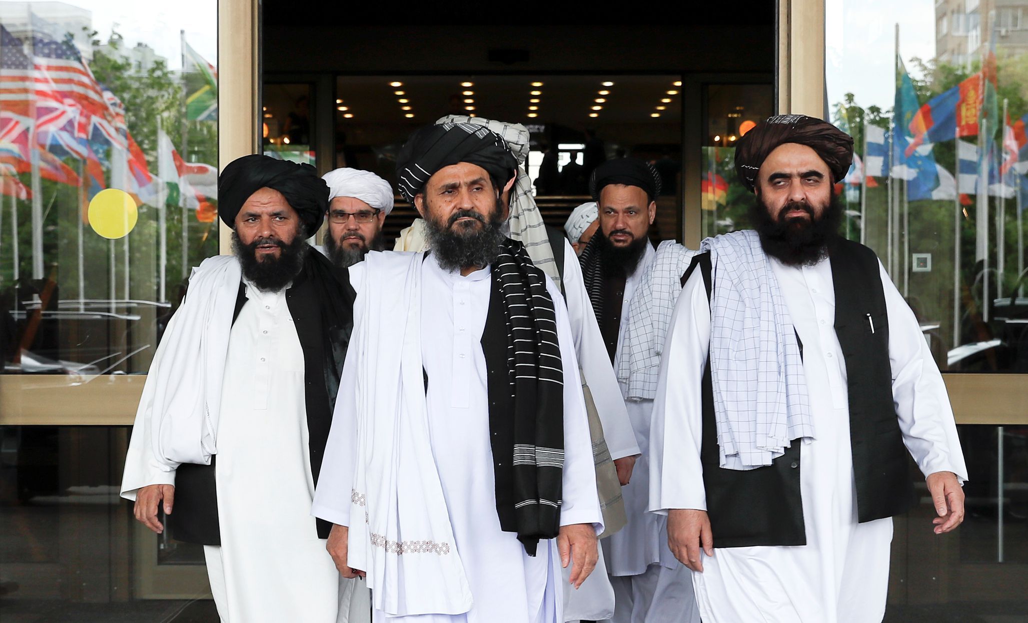 Členové delegace Tálibánu se účastní mírových rozhovorů v Moskvě