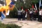 Fiasko Íránce, který zapálil vlajku Izraele. Doběhla ho karma, hodnotí lidé na sítích