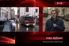 V Poslanecké sněmovně hořelo