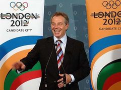Tony Blair se také raduje
