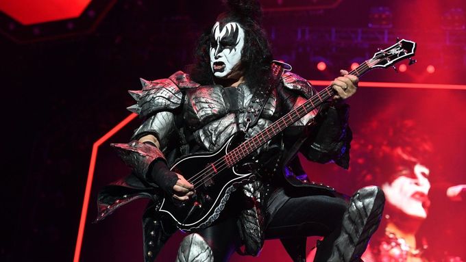 Kiss se do Česka vrátili po roce. Na snímku z loňského koncertu v O2 areně je Gene Simmons.