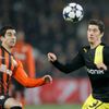 Liga mistrů: Šachtar Doněck - Borussia Dortmund: Henrik Mchitaria - Robert Lewandowski