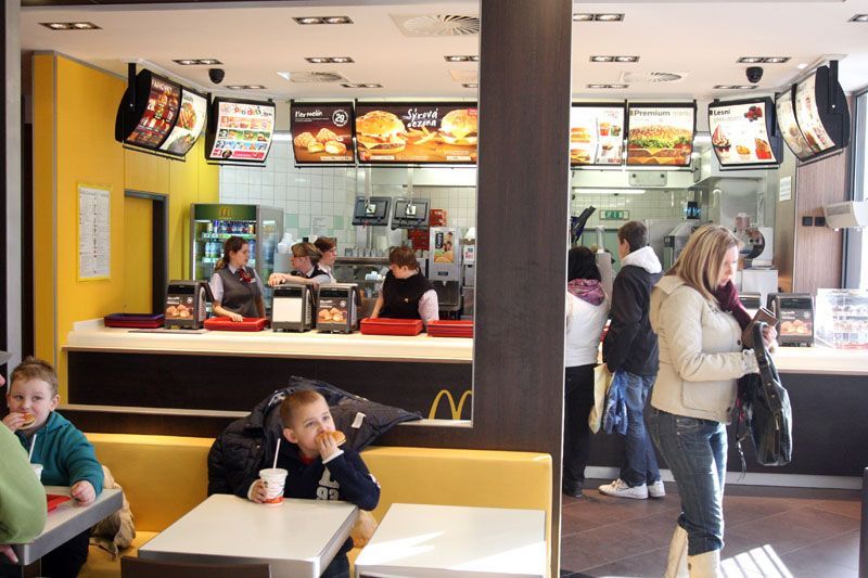 Kamery v pobočce McDonald's v Mostě