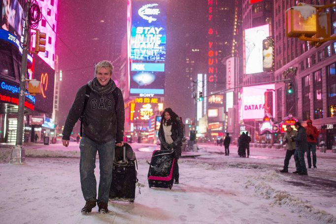 New York, Times Square, v časných ranních hodinách 27.ledna 2015.