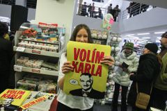 Prezidenští kandidáti zadali reklamu za čtvrt miliardy