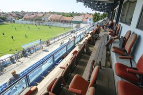 OBRAZEM v Drnovicích: Perla českého fotbalu se mění v ruiny